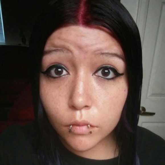 Meet your Posher, Loni - Picture 2 of 2